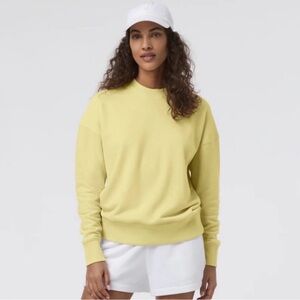 Vuori Women's Light Yellow Crew Neck Sweater XL